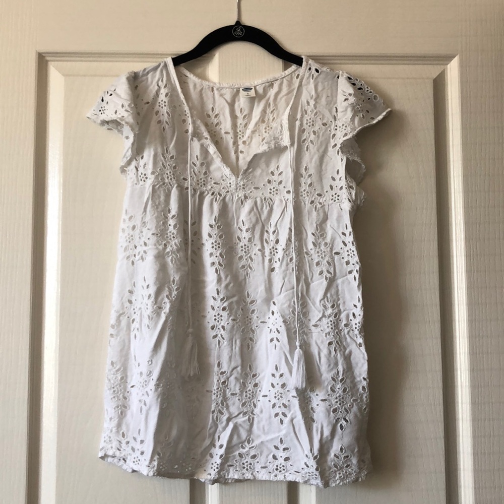 White eyelet, cap sleeved top